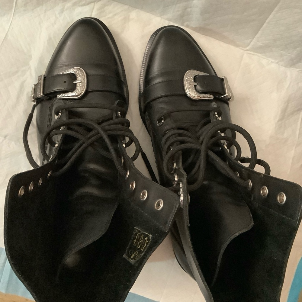 Dr Martens Ulima Black Leather Combat Buckle Boots Women's Sz. 9 US Sold Out​​​​ - Picture 3 of 14